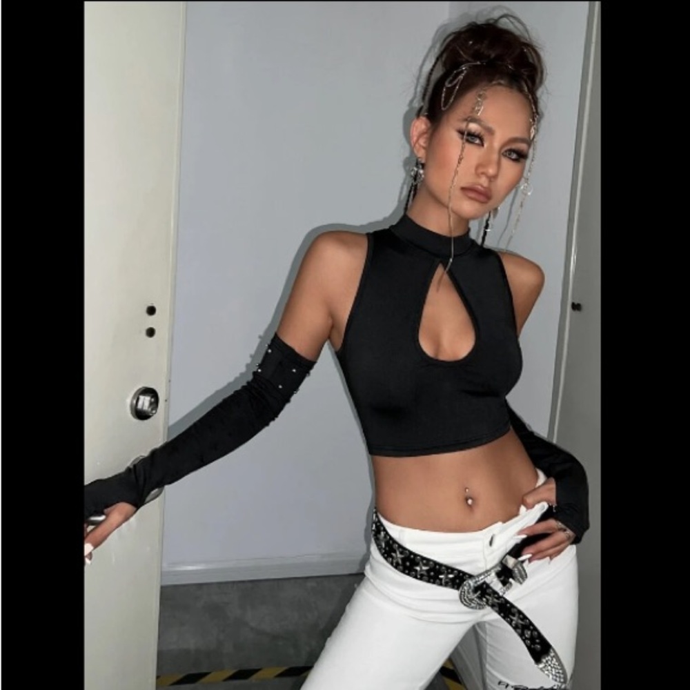 NEW ‘CHUN LI’ BLACK CUT OUT AND BEADED SLEEVE TOP - Picture 4 of 6